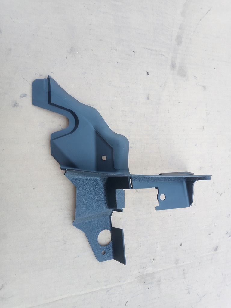 фото №1, Направляющая накладки порога левый audi r8 420853171f