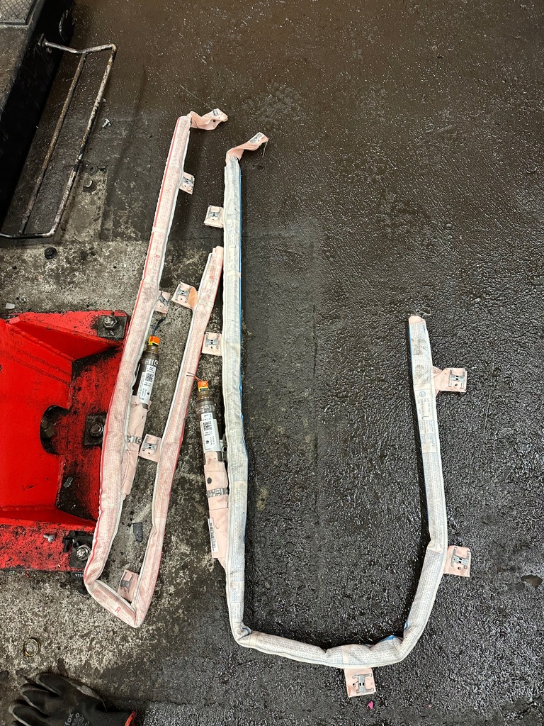 фото №1, Skoda rapid liftback шторка безпеки права ліва 5ja880741 5ja880742