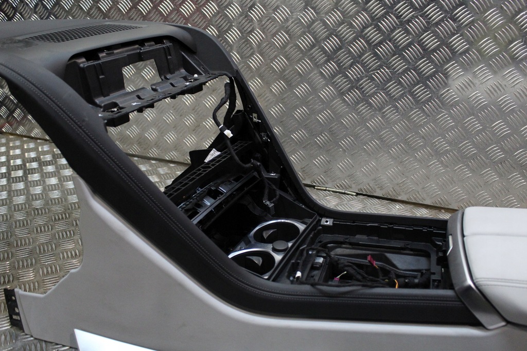 фото №10, Bmw 8 g14 g15 g16 тунель середній консоль різні