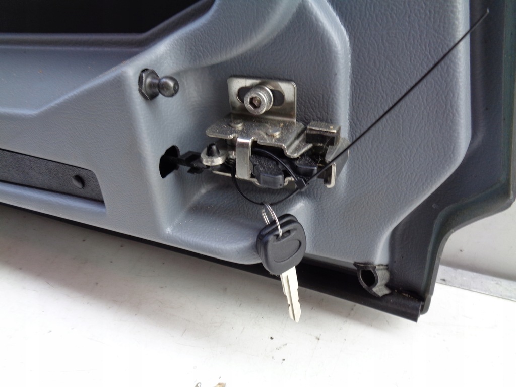 фото №9, Крышка багажника задняя hardtop стекло vw amarok