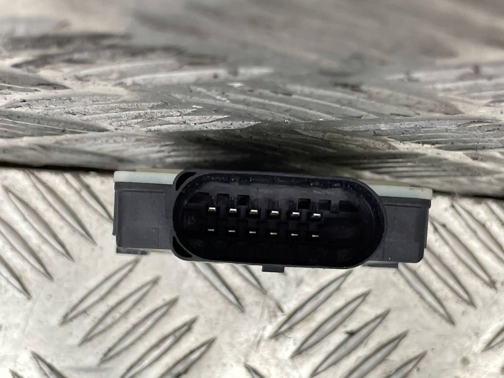 Porsche оригінальний номер 4n0907566am taycan датчик радар асистент мертвого pola Оригінал