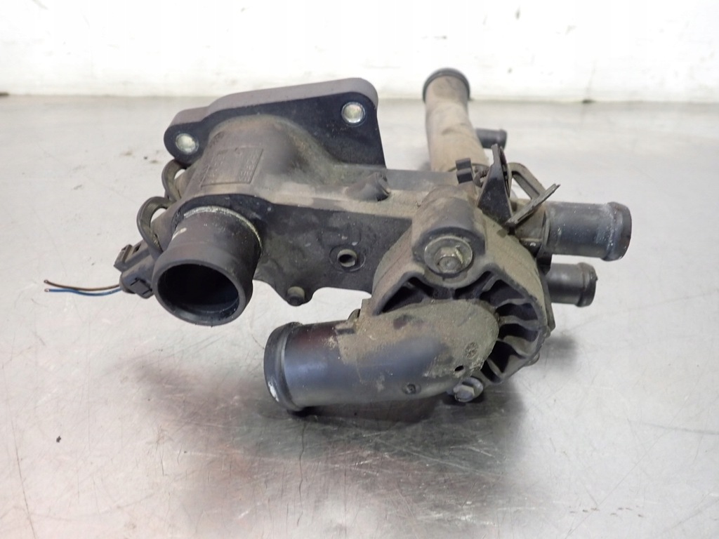 фото №4, Корпус термостата volkswagen golf v