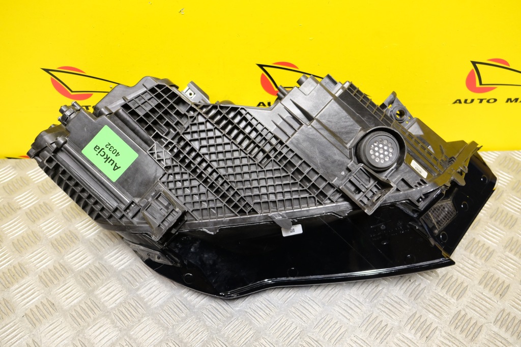 Audi q7 sq7 рестайлінг  2020- фара фара full led ліва америка в Україні