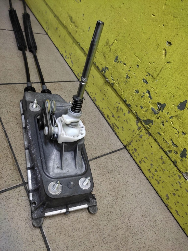 фото №8, Vw polo iv домкрат тросы переключения передач 6q0711061e