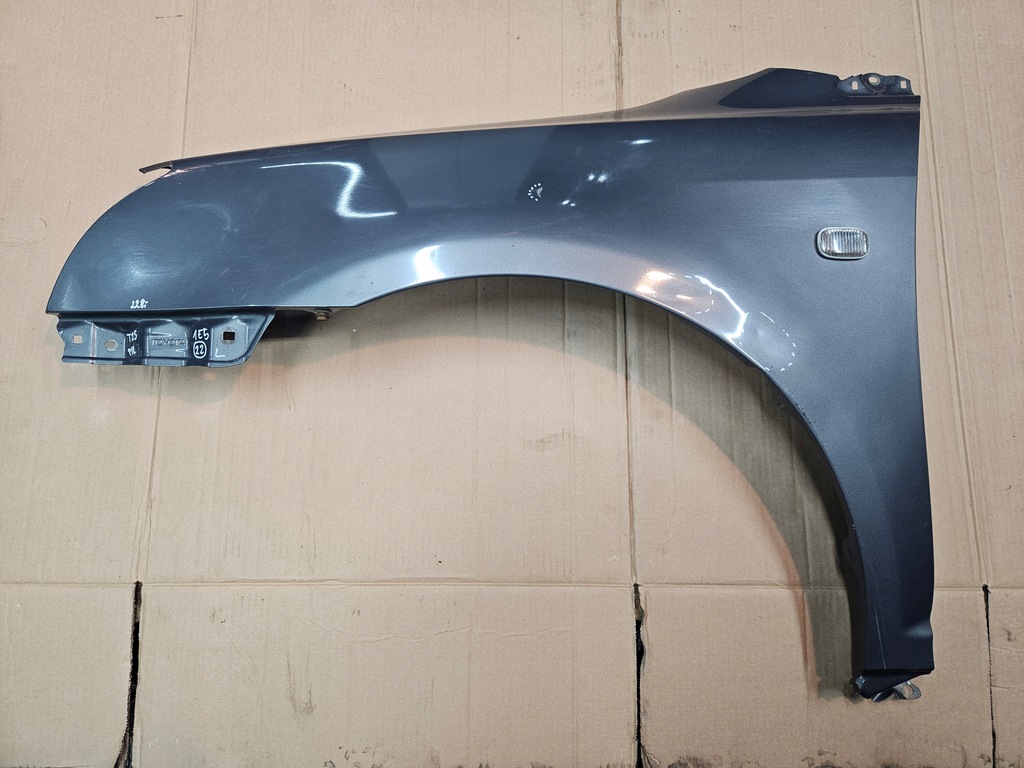 фото №1, Toyota avensis t25 03-06 крыло левый 1e5