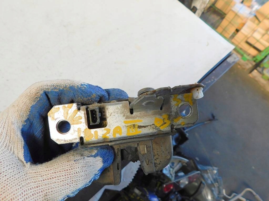 фото №6, Seat ibiza iii 03r 3d замок крышки задняя