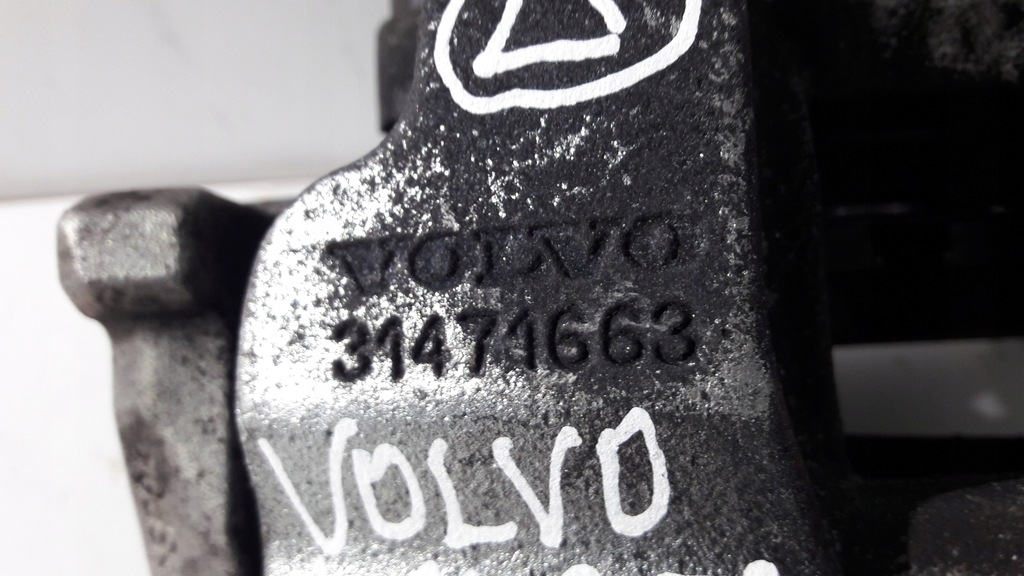 фото №2, Volvo xc40 ii t3 суппорт тормозной левый перед 31471663
