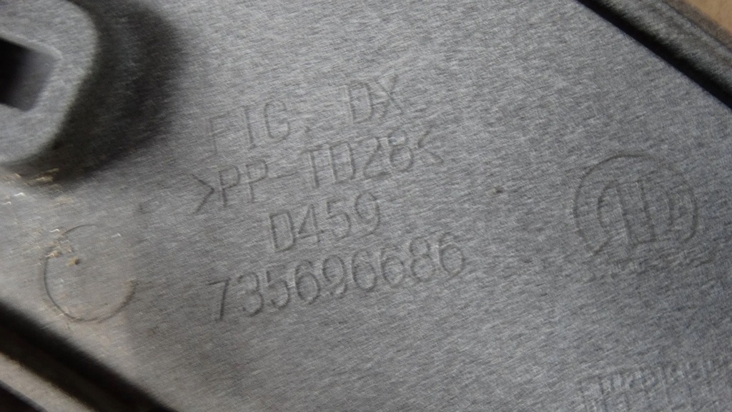 фото №10, Молдинг крыла правый задняя 735696686 fiat 500x sport