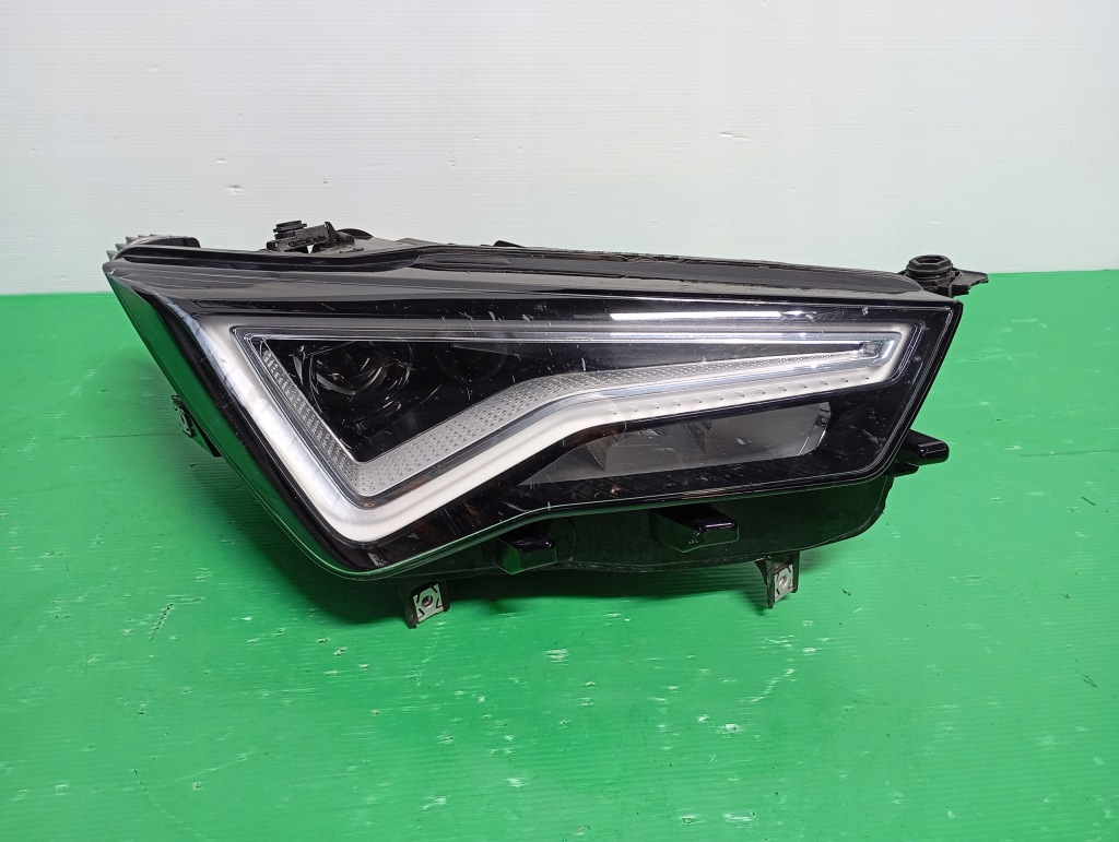 Купить Лампа правая перед передняя seat ateca рестайлинг  2020- full led 576941032 oryg