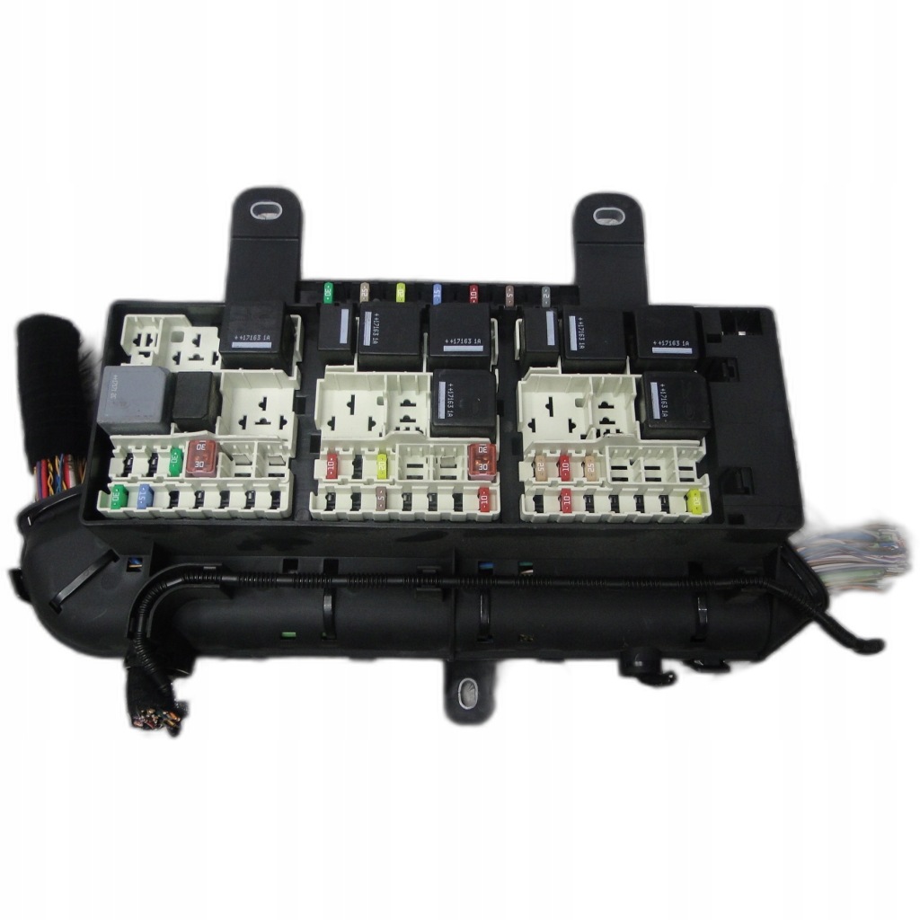 Купить Jaguar e-pace 2017r 2,0d коробка предохранителей