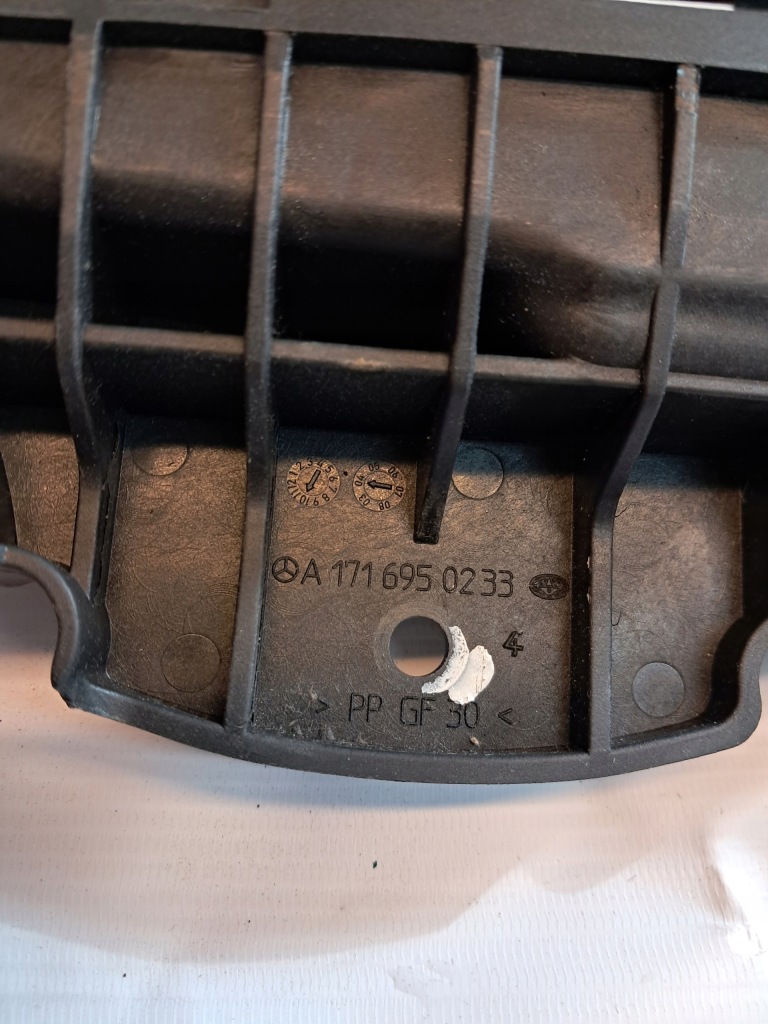 Захист кронштейн кронштейн підголівник правого mercedes slk r171 a1716950233 Оригінал