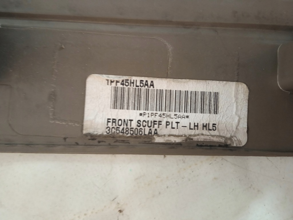 фото №8, Town country v 10- 20 накладка порог usa левый przd