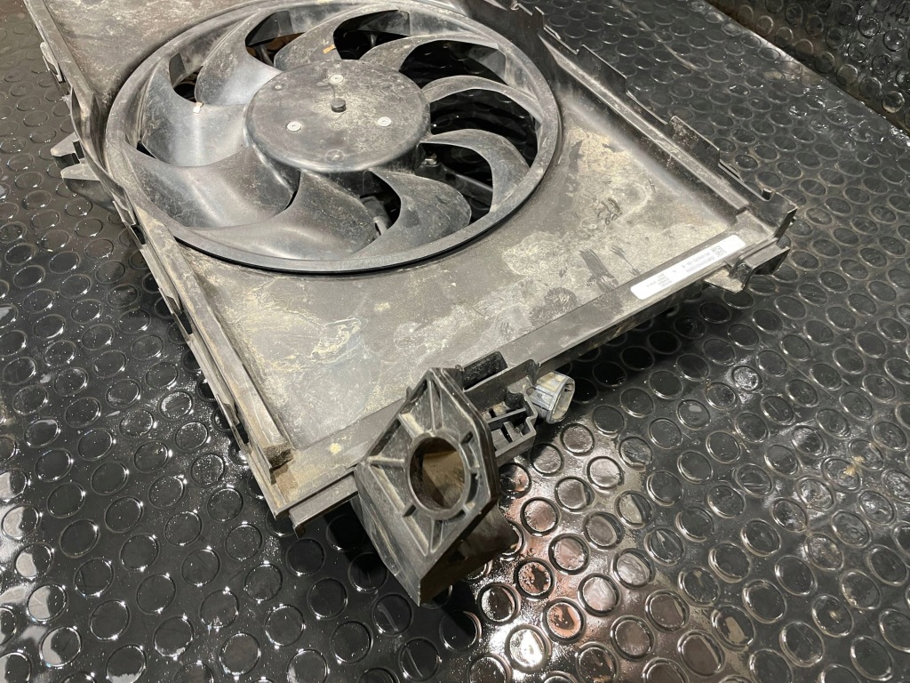 Tesla model 3 рестайлінг  20-23 вентилятор радіатора Ціна