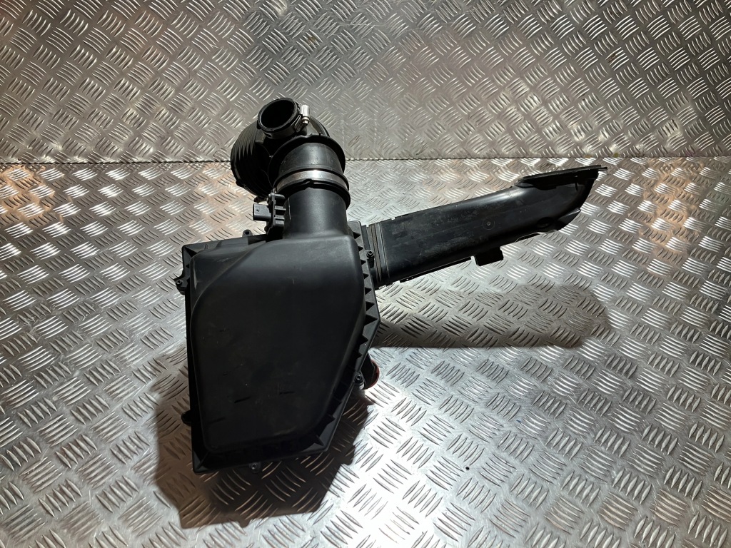 фото №1, Корпус фільтра повітря bmw 5 g31 2.0 d