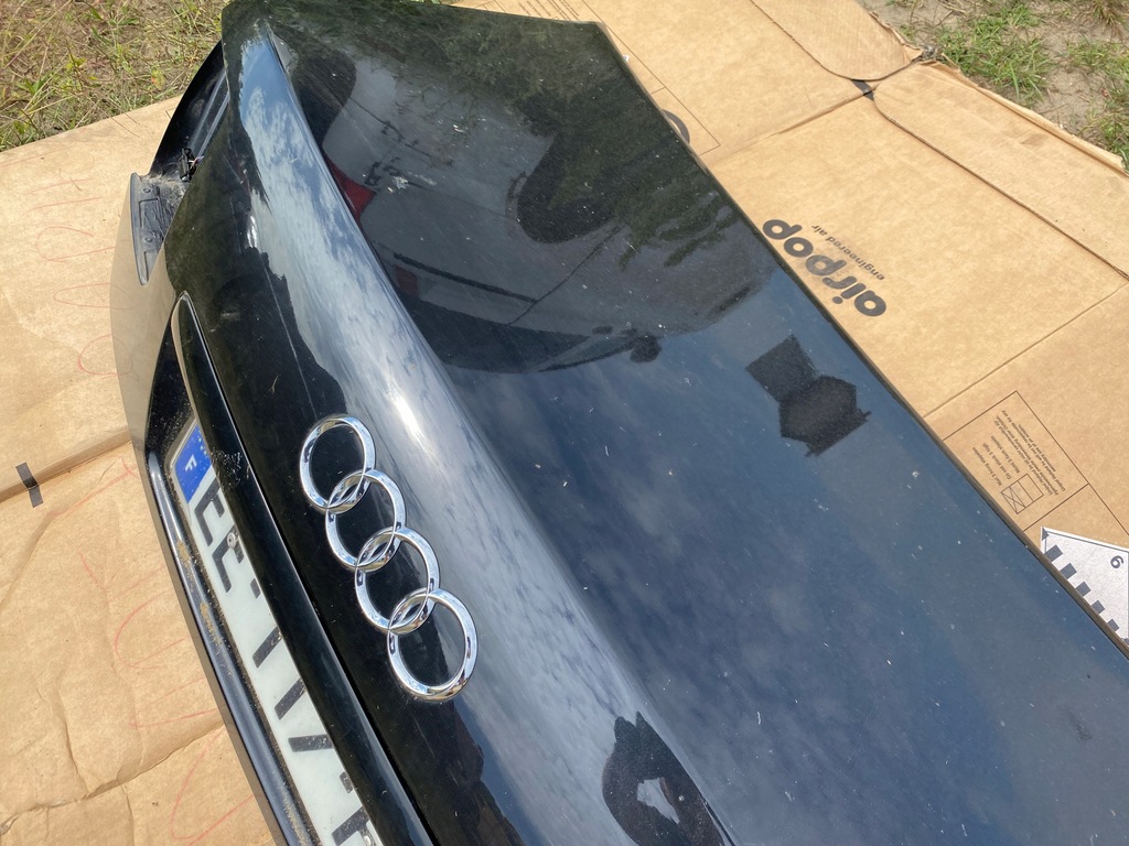 фото №5, Audi a8 d3 крышка багажника задняя czarna эмблема logo