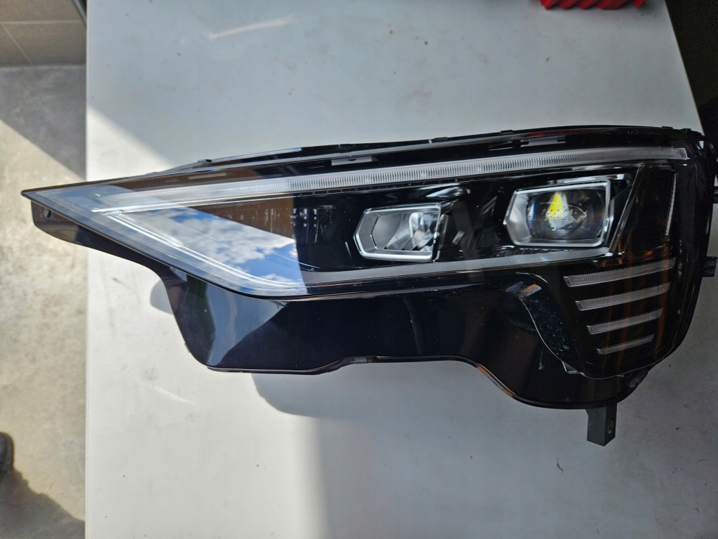 Купить Le ful led audi e-tron 4ke941039 ideał! демонтаж