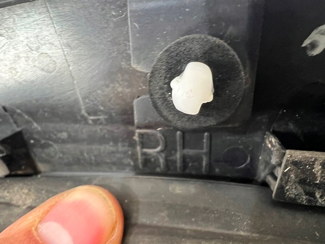 фото №6, Tesla x молдинг na крила правий задня 1045897-00-d