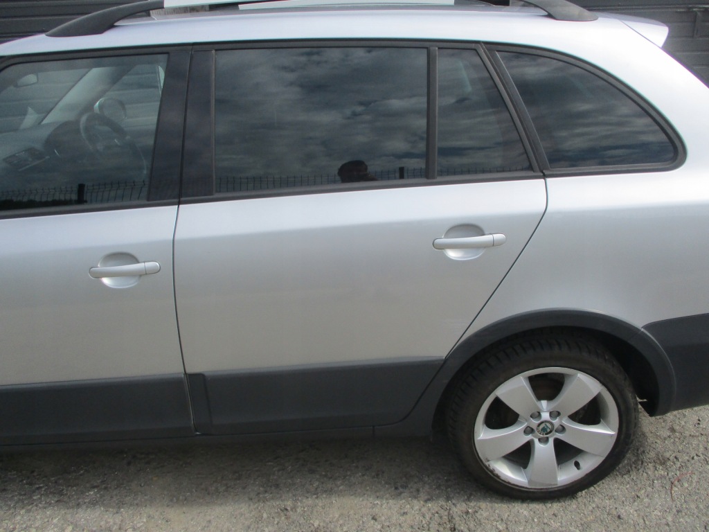 фото №1, Дверь левый задняя skoda fabia ii scout la7w kombi