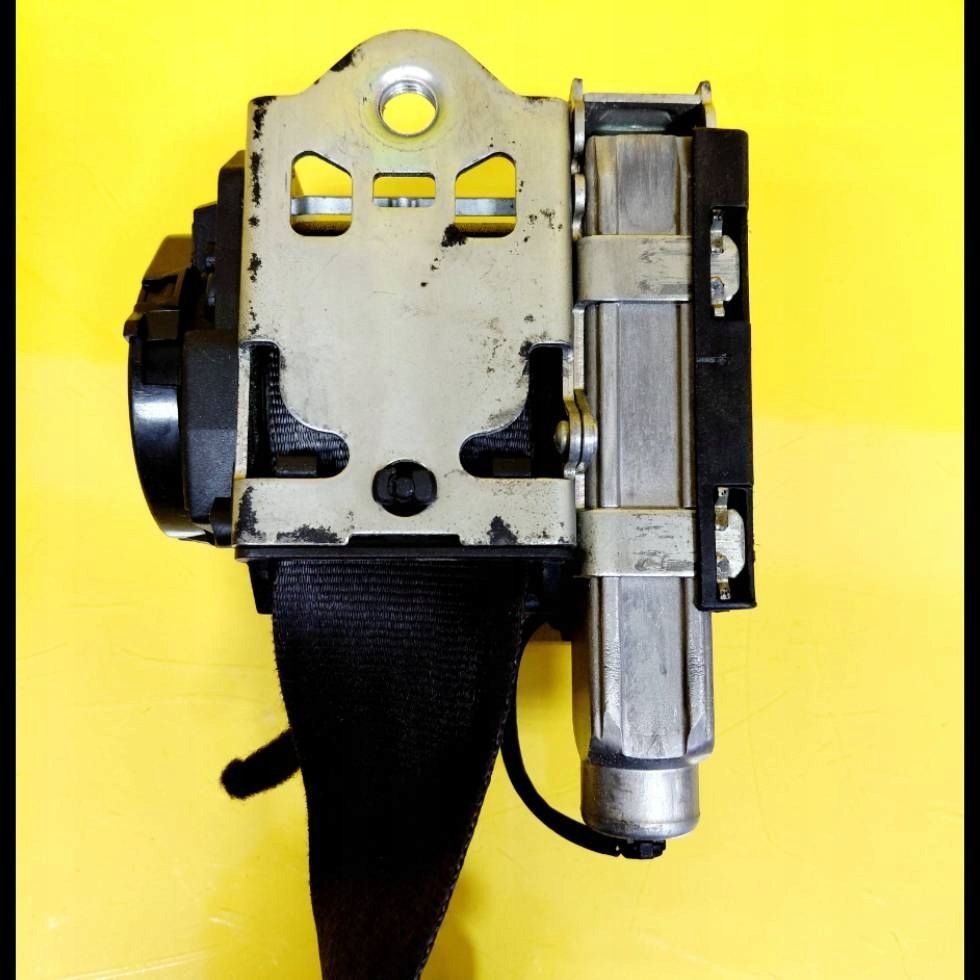 Ремень безопасности левое  перед alfa romeo 147 049078 nr1675 Киев