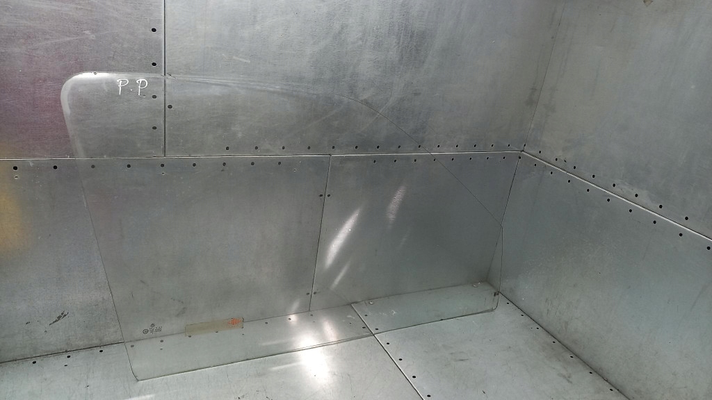 фото №1, Скло права перед vw vento 96r 1.8b