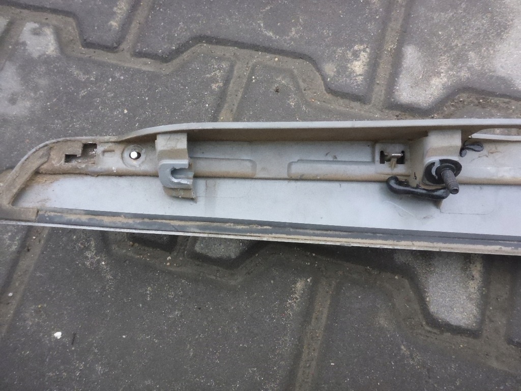 фото №7, Toyota verso 09- молдинг накладка кришки задній оригінал