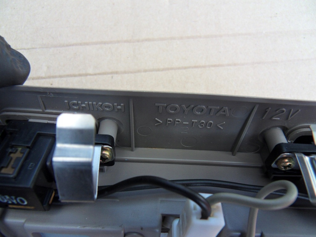 фото №4, Лампа освітлення кабіни toyota prius i 97-03