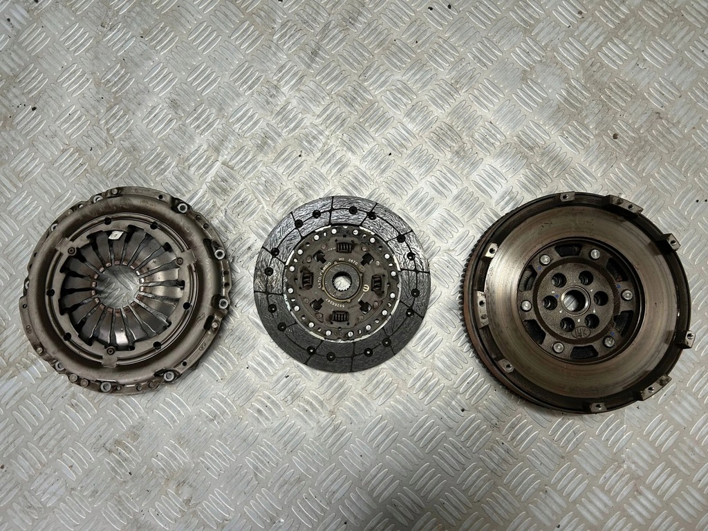 фото №1, Сцепление диск doscisk двухмассовый маховик комплект jeep renegade 1.4