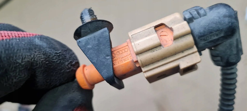 фото №11, A6 c7 4g lift штекер колодка подушки безопасности двигателя 8k0973702g a7 4g