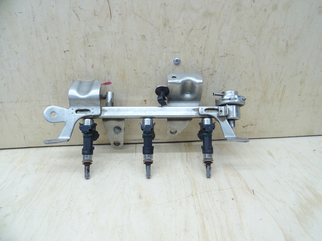 фото №1, Renault clio iv 0.9 tce молдинг впрыскная форсунки 175201470r