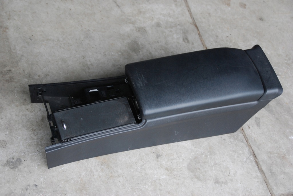 фото №4, Подлокотник туннель mercedes slk slc w172 r172