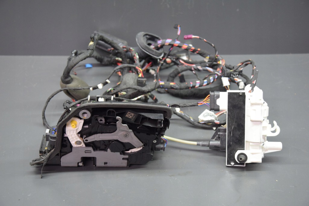 фото №1, Замок дверь левый перед доводчик soft close bmw 7 g11 g12 18280km