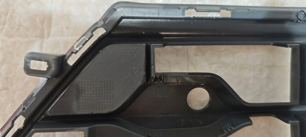 фото №6, Решітка середня бампера przó volvo xc60 lift r-design