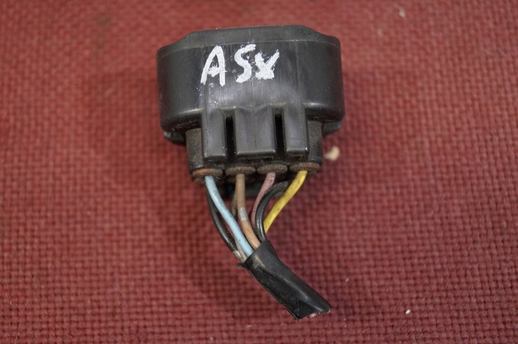фото №5, Колодка штекер лампы перед mitsubishi asx 10-21r