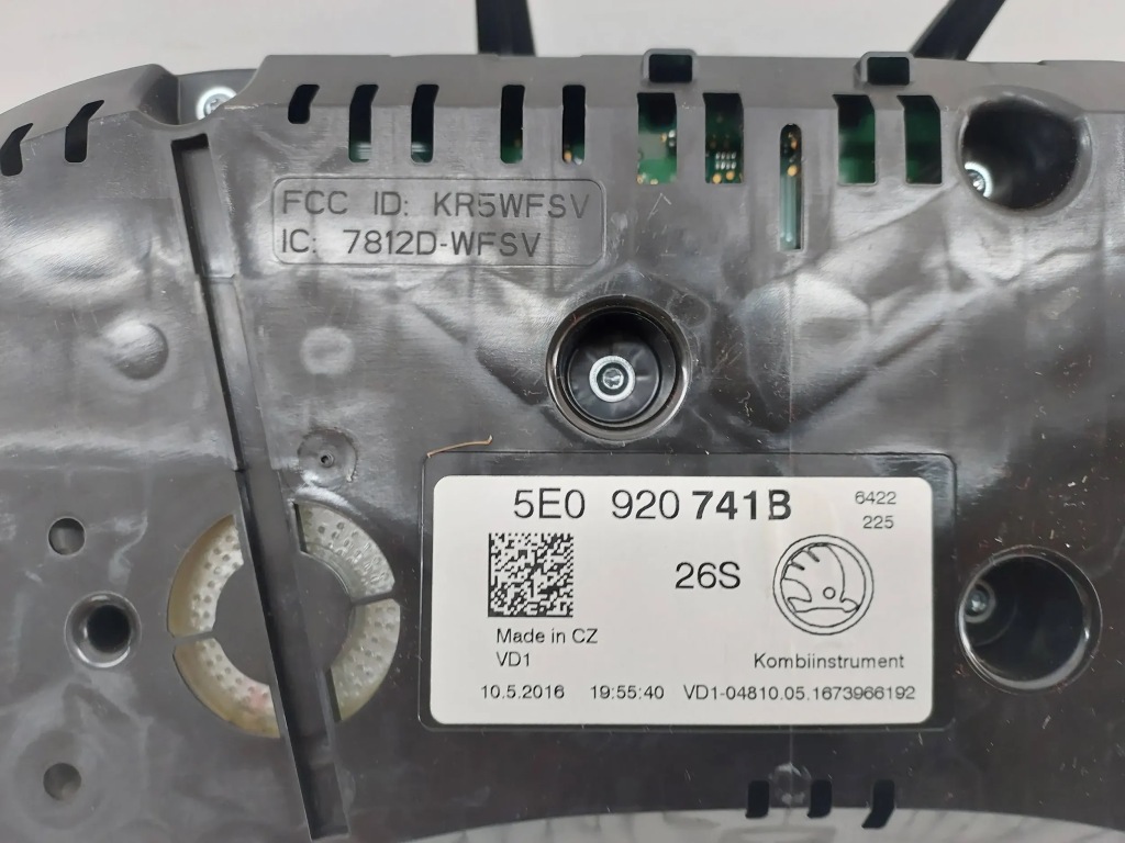 Skoda octavia iii 5e0 счетчик спидометр 2.0 tdi dsg 5e0920741b с Разборки