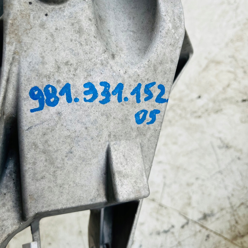 фото №9, Кронштейн подрамник задняя левая правое porsche cayman boxster 981