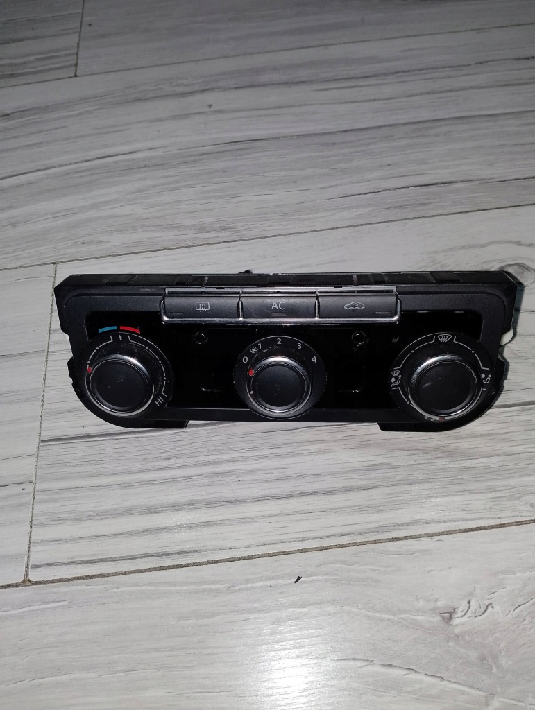 фото №1, Панель кондиционера vw golf vi 5hb009751