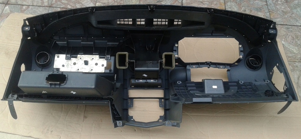 фото №13, Панель приладів приладова консоль бардачок dacia logan i 04-12 8200213822