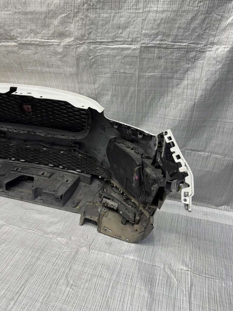 фото №8, Бампер передній r-dynamic 6-pdc jaguar e-pace 6-pdc