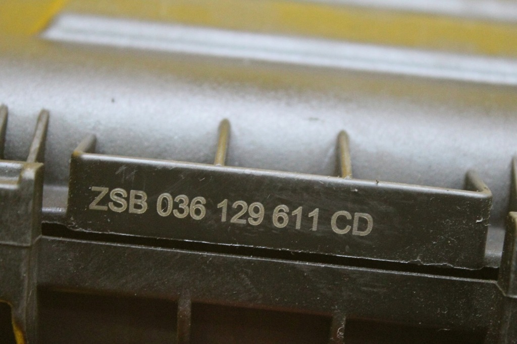 фото №9, Корпус фильтра воздуха 036129611cd 1.6 roomster
