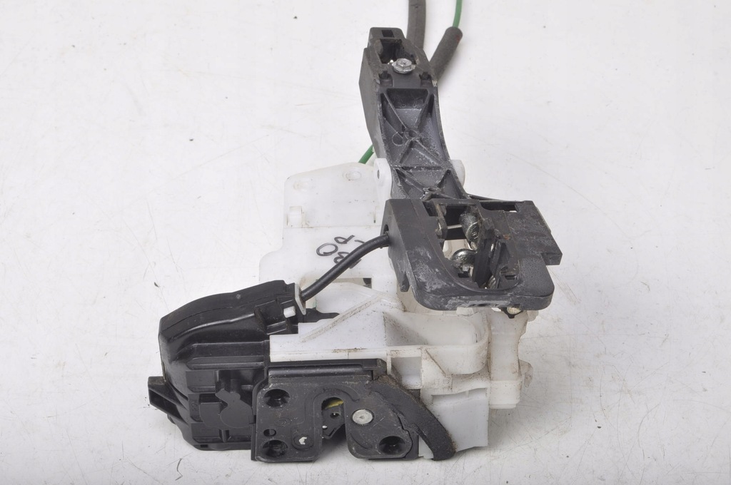 фото №1, Hyundai i30 i замок дверь левый перед передний 5 pin