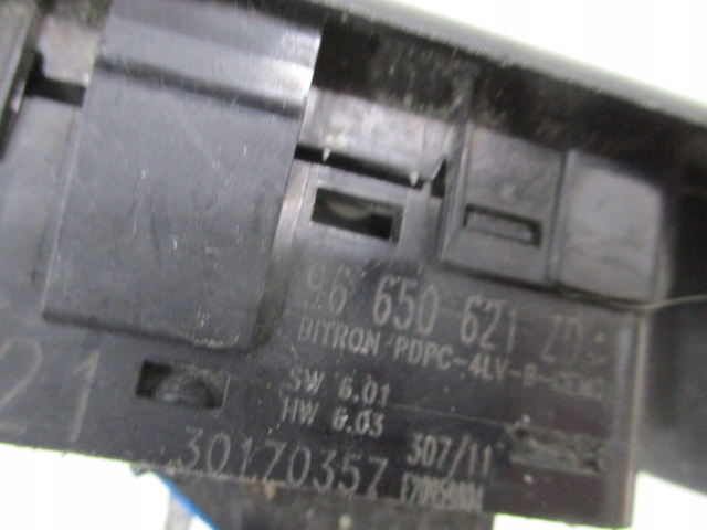 фото №8, Peugeot 5008 i панель открывания окон левый передний 96650621zd