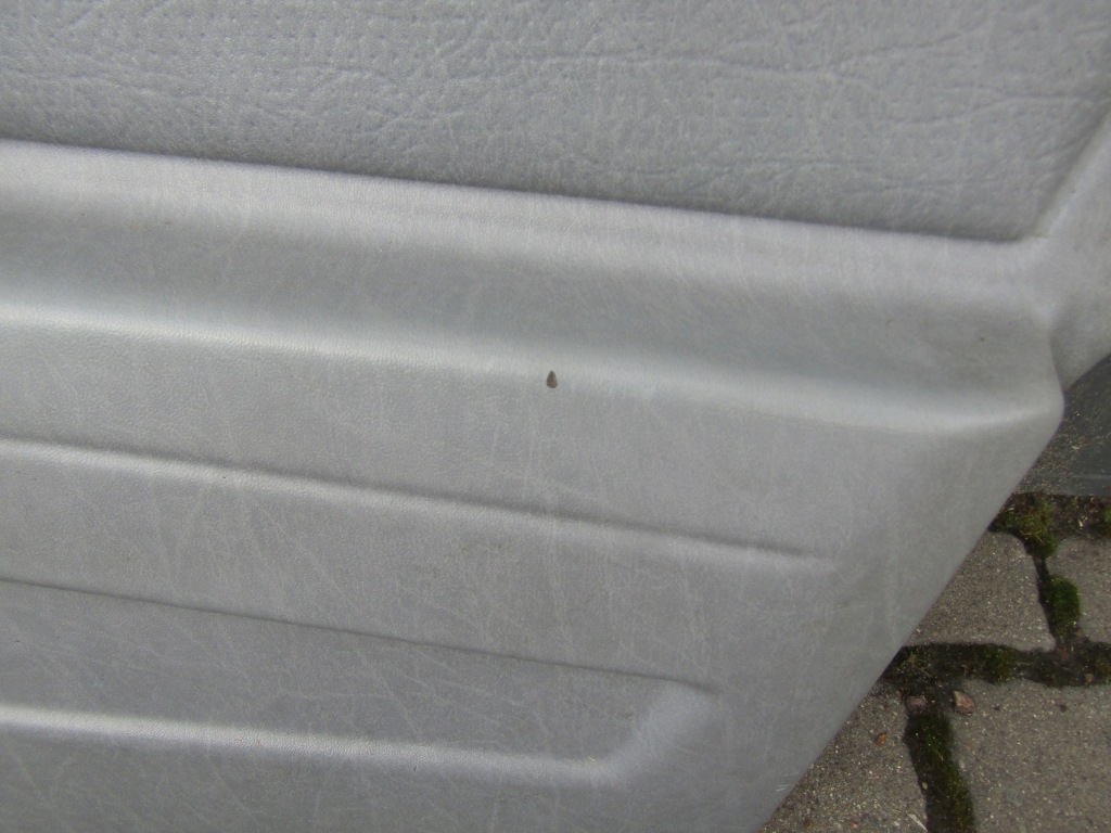 15 mercedes w201 190 серая обивка на дверь левая правое перед задний  комплект Киев