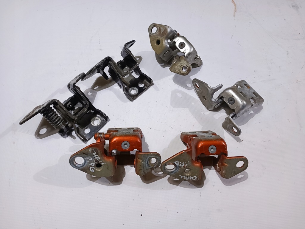 фото №8, Петлі двері правих праве kpl challenger 2008+