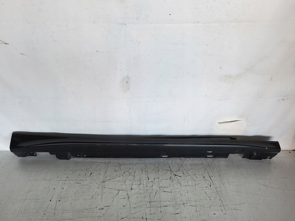 фото №1, Накладка молдинг порог правая mercedes c klasa w206 amg