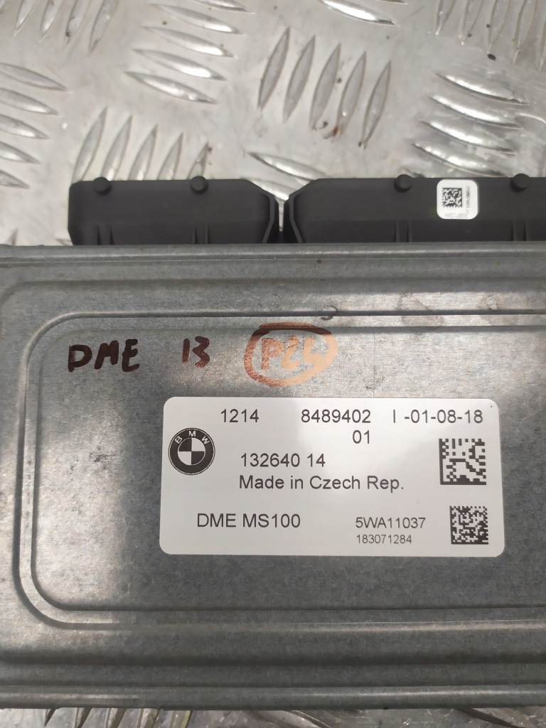 Bmw i3 бортовий комп'ютер блок керування двигуна dme 8489402 Недорого