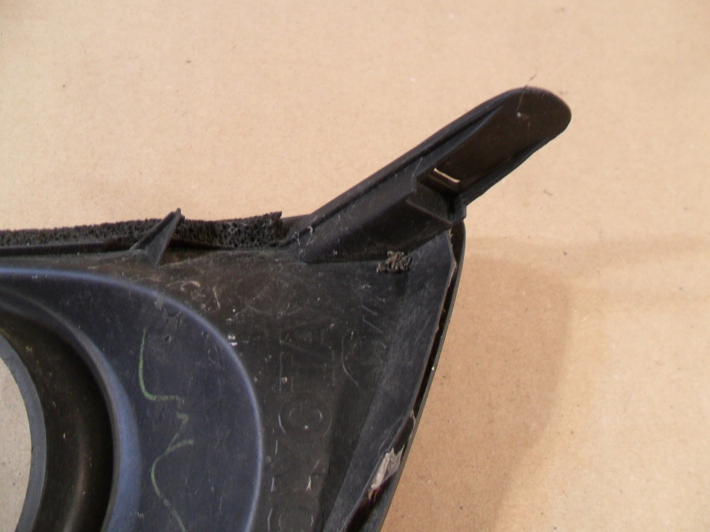 Решётка бампера правая toyota avensis t25 Доставка