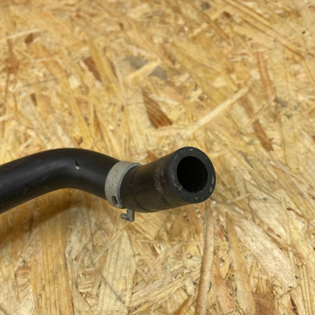 Патрубок труба шланг води toyota yaris iv p21 g922c-k0020-a 2020- Ціна