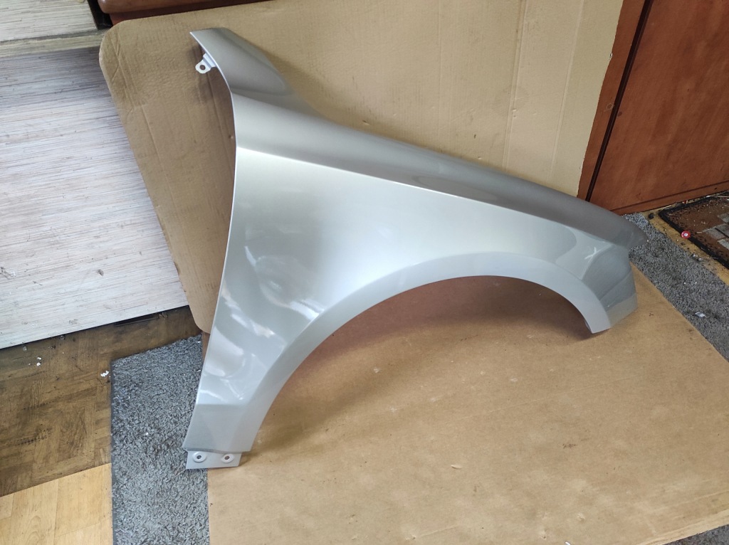 Крыло  правый  audi q5 09.08-06.12 lx1y Киев