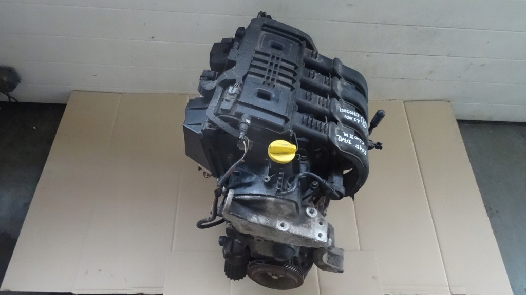 Clio 2 2 рестайлинг  1.2 16v двигатель df4d712 df4712 Киев