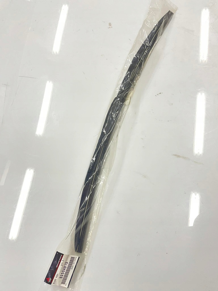 фото №1, 8250a815 щітка двірники ліва перед